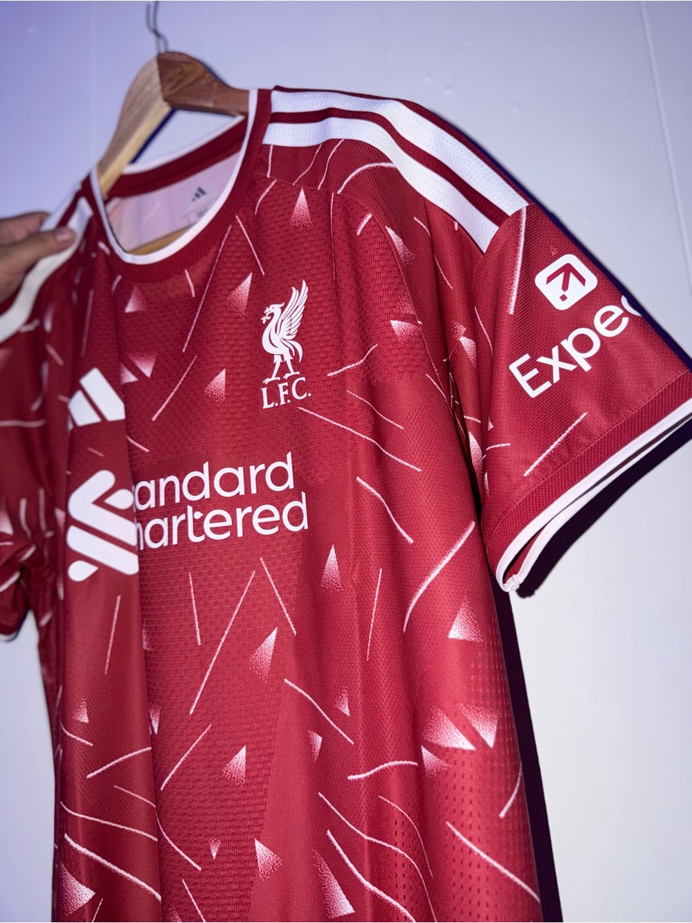 Men adidas Authentic Liverpool LFC jersey size L - Picture 4 of 7
